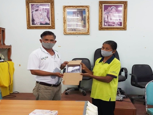 มอบเครื่องตรวจวัดอุณหภูมิ ให้กับกลุ่มอาสาสมัครสาธารณสุขประจำหมู่บ้าน (อสม.)