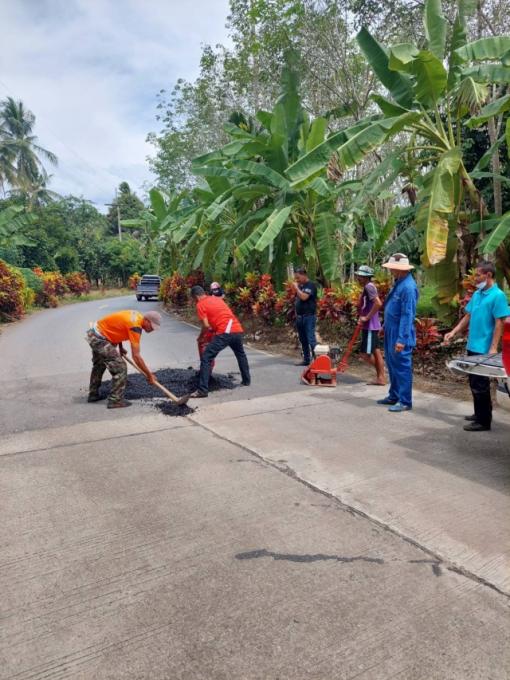 ซ่อมแซมถนนสายบ้านควนหรั่ง -สะพานรถ , ม.๑,๔ , สายบ้านหนองบัว - บ้านควนมีขัย